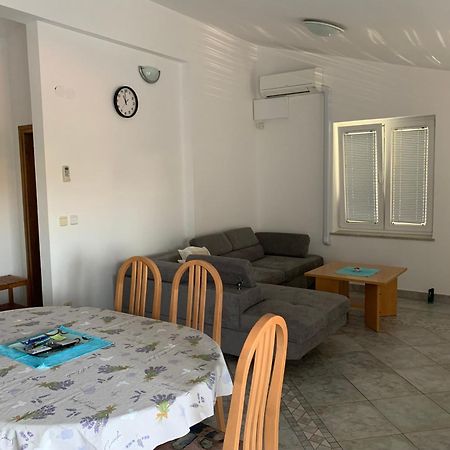 Apartmani Auer Pjescana Uvala Exteriör bild