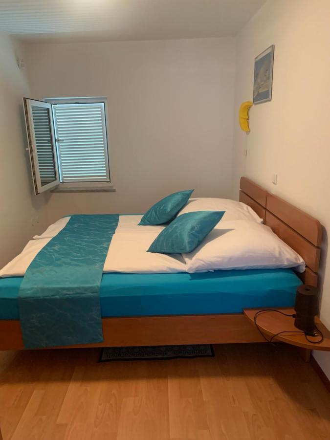 Apartmani Auer Pjescana Uvala Exteriör bild