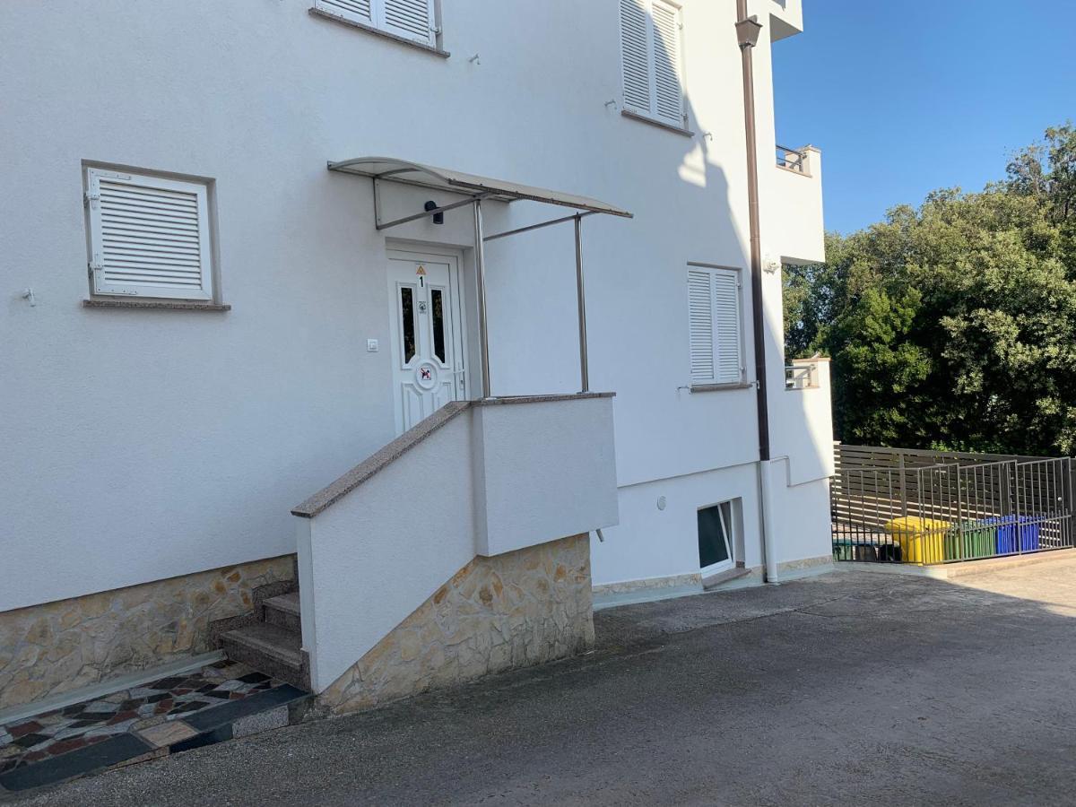 Apartmani Auer Pjescana Uvala Exteriör bild