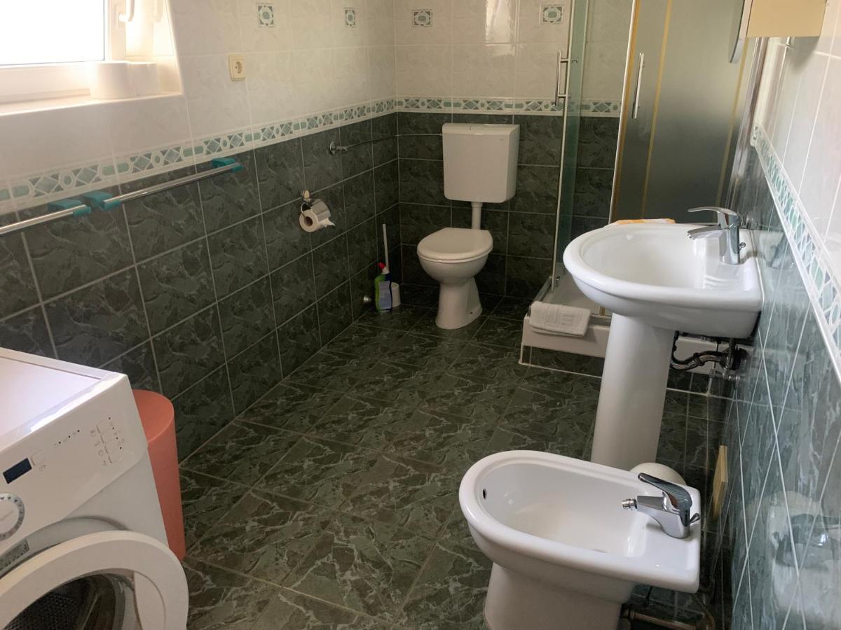 Apartmani Auer Pjescana Uvala Exteriör bild