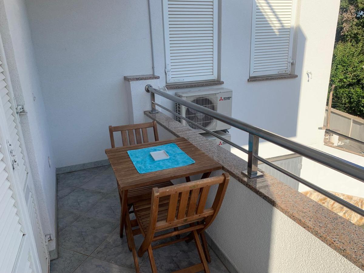 Apartmani Auer Pjescana Uvala Exteriör bild