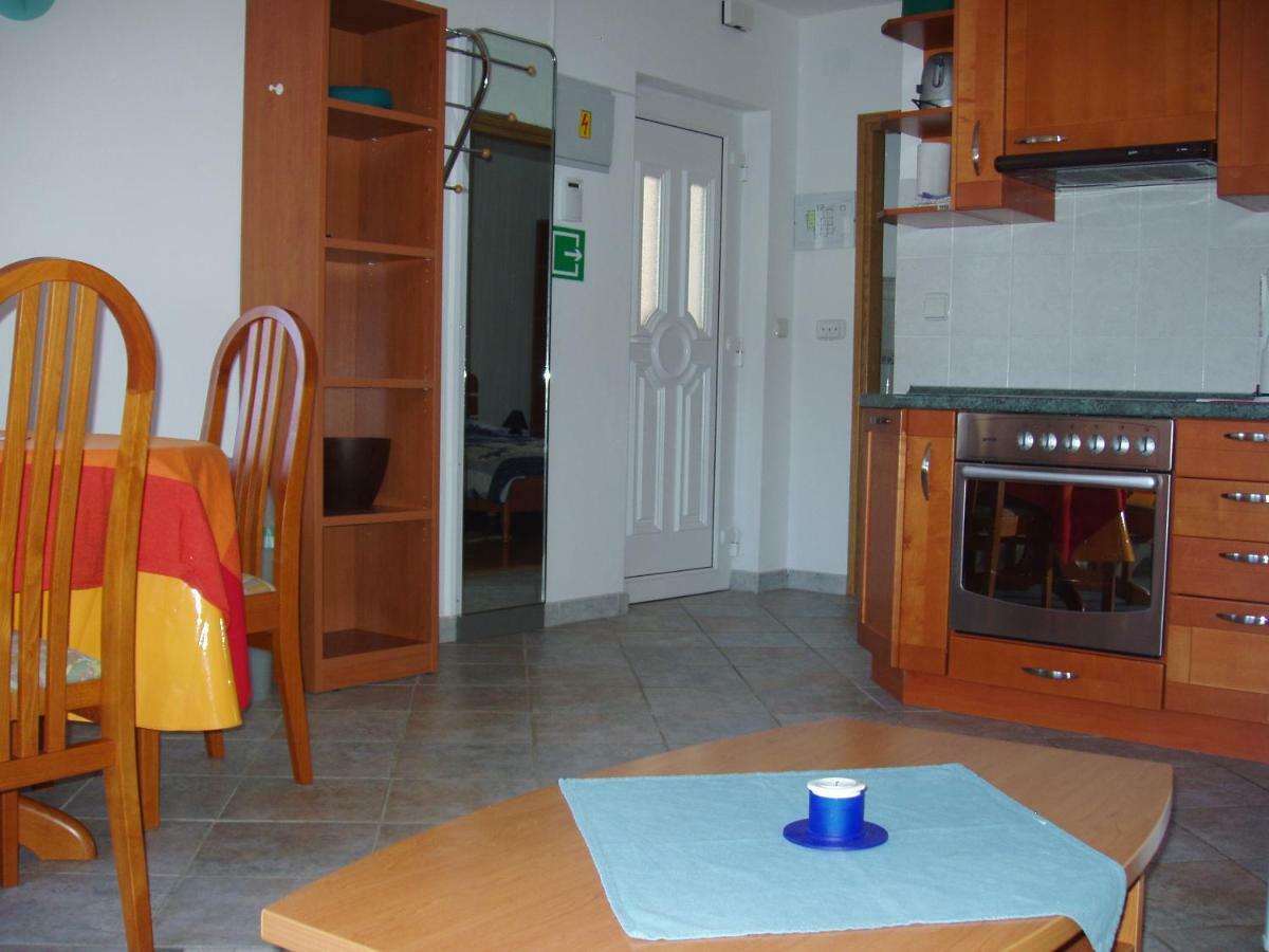 Apartmani Auer Pjescana Uvala Exteriör bild