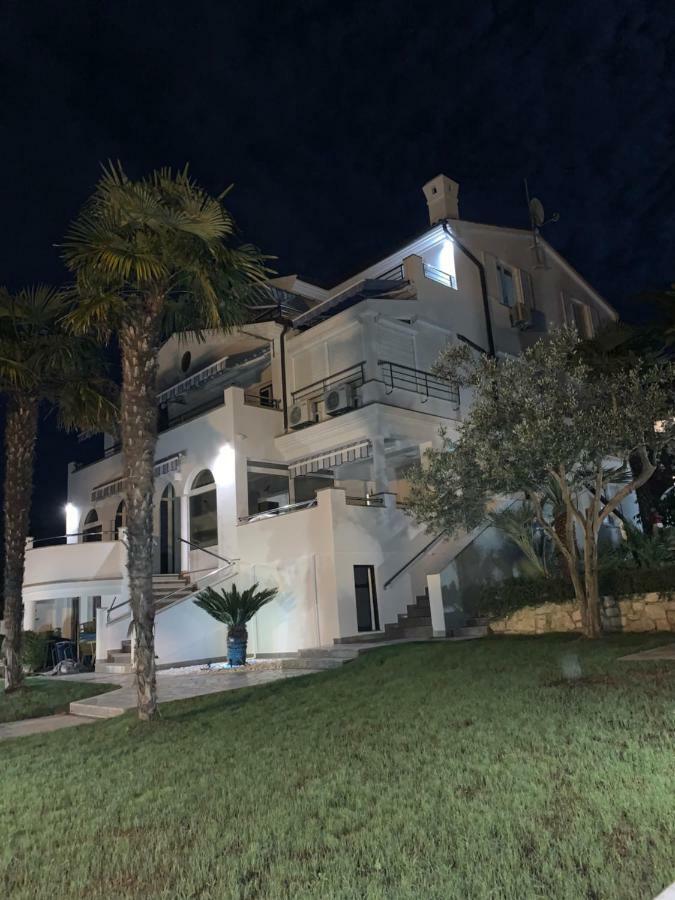 Apartmani Auer Pjescana Uvala Exteriör bild